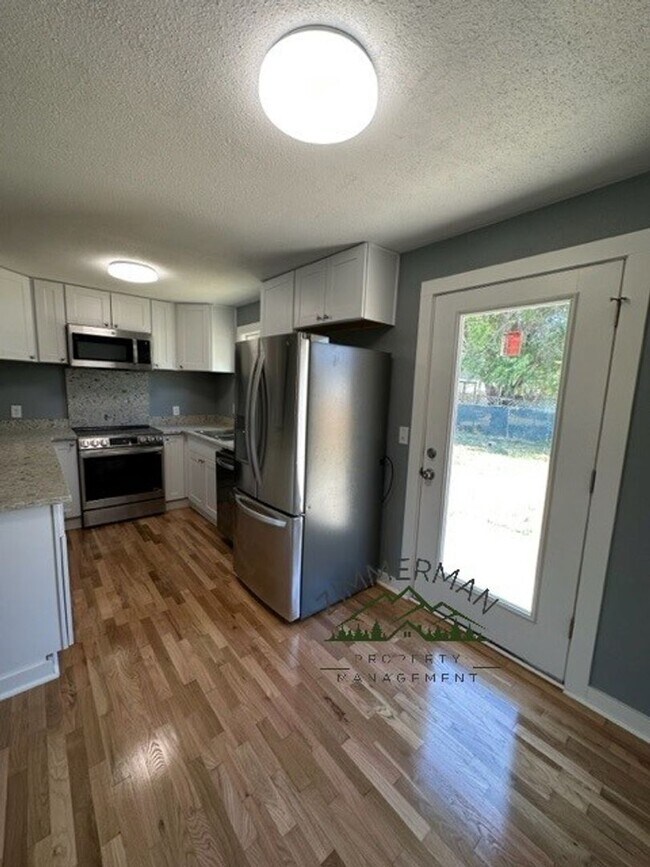 Building Photo - Fully remodeled 3-bedroom 1 bath home!