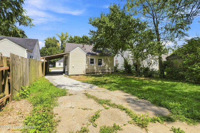 Building Photo - 318 Freeman Ave