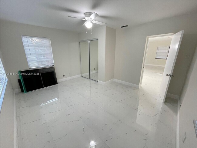 Building Photo - 6830 Tyler St