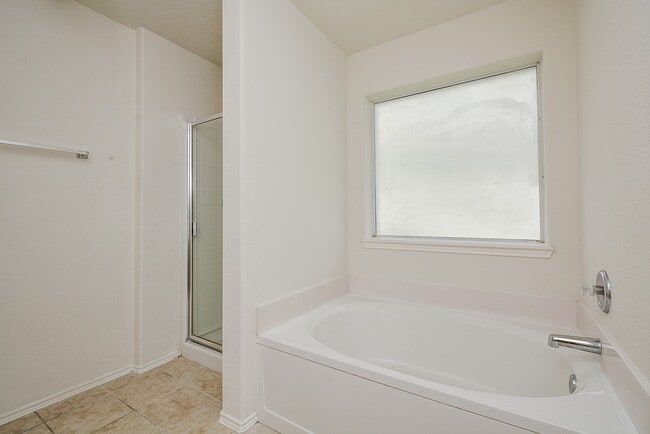 Building Photo - 18326 Thicket Grove Rd