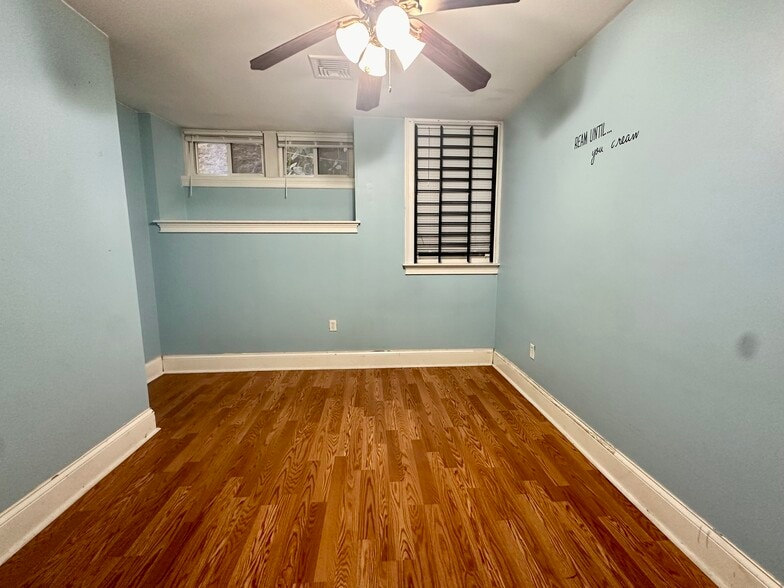 Building Photo - 731 Parker St