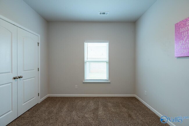 Building Photo - 331 Jackson Pt Cir