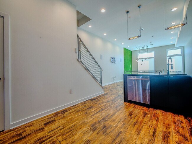 Building Photo - Three Bedroom Modern Olde Kensington Condo with Roofdeck