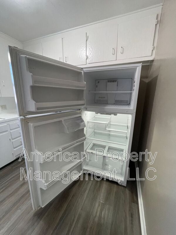 Building Photo - 2405 N Urbana Ave