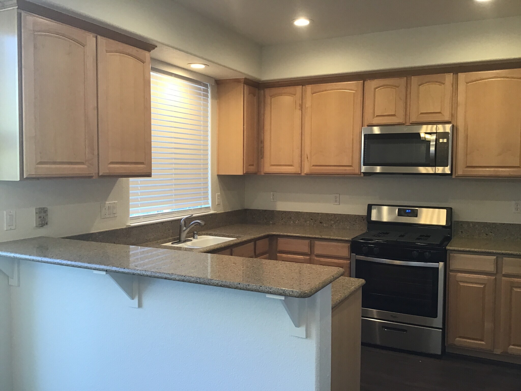 Building Photo - 3976 Dominus Dr