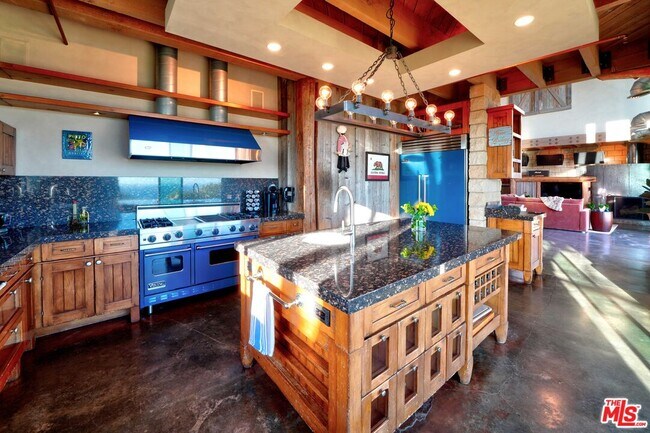 Building Photo - 3020 Corral Canyon Rd