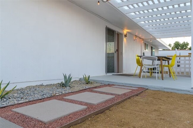 Building Photo - 22470 Fawnridge Dr