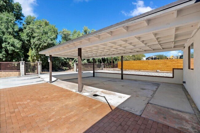 Building Photo - 32300 Shadow Mountain Ln