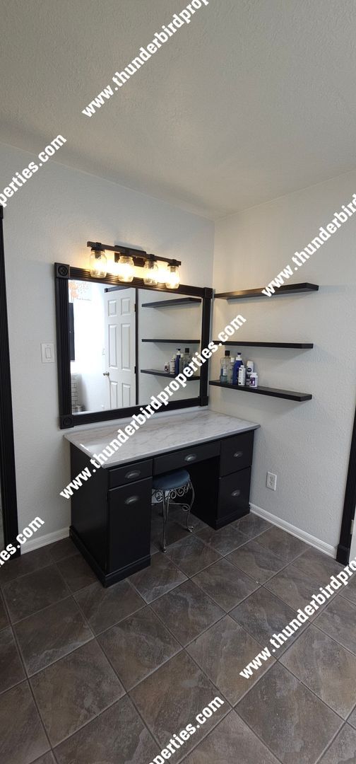 Building Photo - 5117 Camino Vista NW
