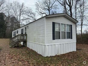 Building Photo - Single Wide in the Country