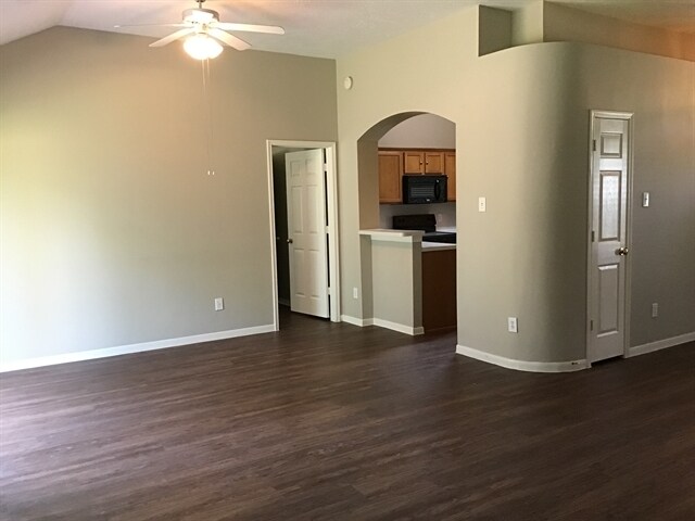 Building Photo - 9710 Sundew Dr