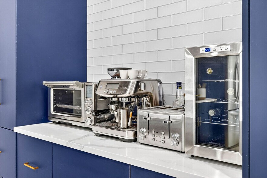 Building Photo - 1200 E Jean St