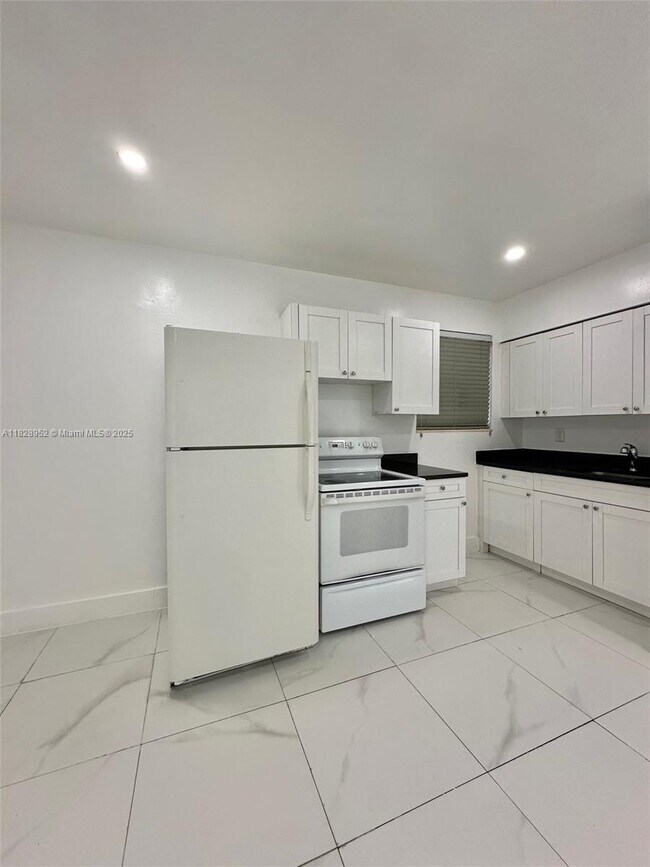 Building Photo - 62 NE 78th St