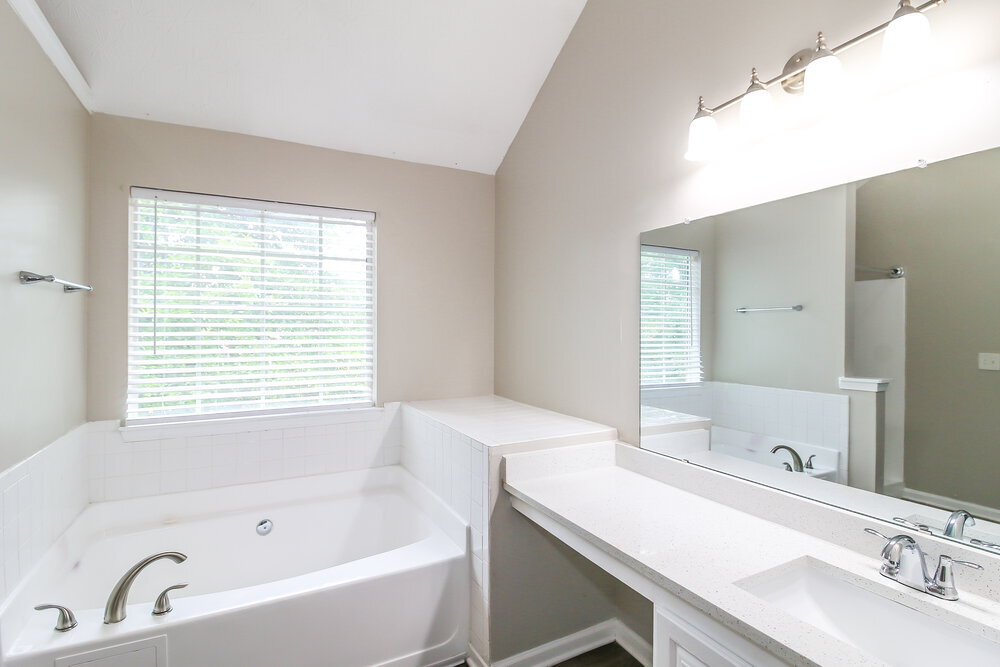 Building Photo - 7423 Garnet Dr