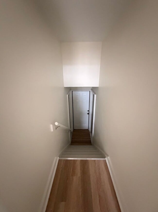 Building Photo - 1439 Nightingale Rd