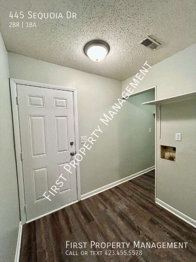 Building Photo - 445 Sequoia Dr