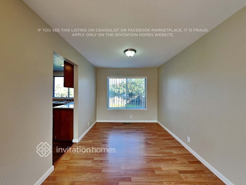 Building Photo - 437 Royal Oaks Dr