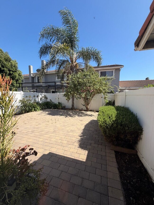 Building Photo - 1302 Gina Dr