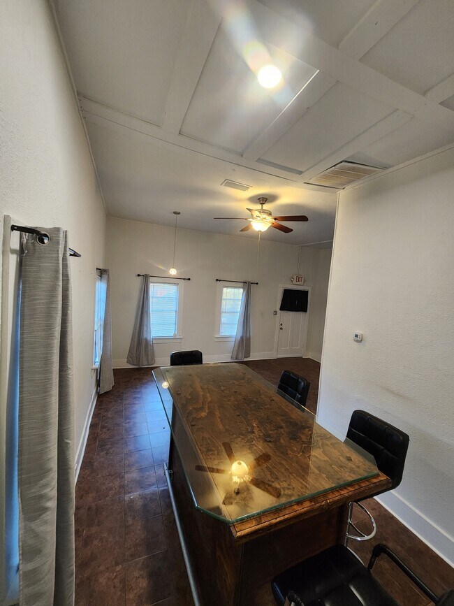 Building Photo - 1182 Navasota St