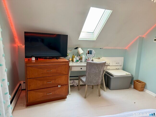 Building Photo - 177 Montowese Ave