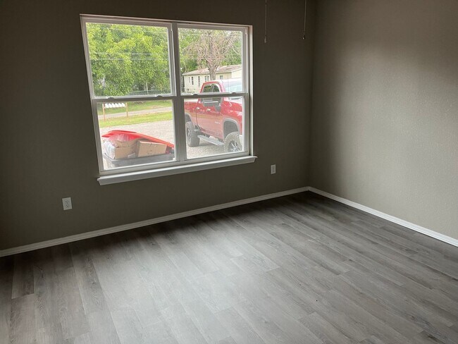 Building Photo - 111 W 2nd St