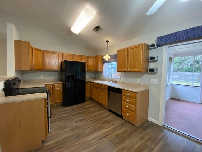 Building Photo - AVAILABLE MID-MARCH 2026! (One Pet Maximum)