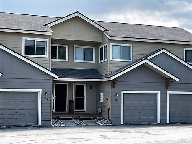 Building Photo - 592 Meadow Wood Cir