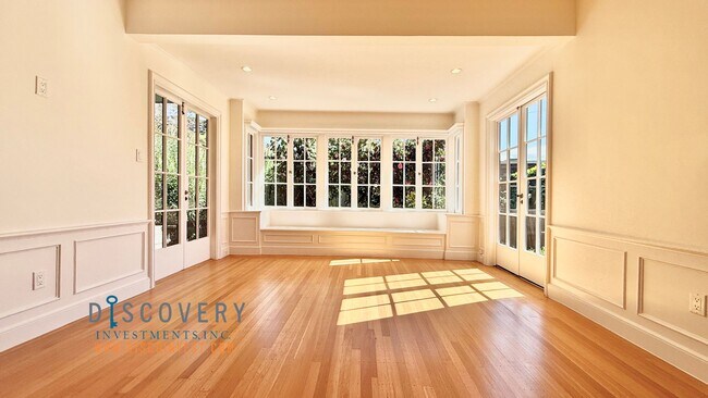 Building Photo - Panoramic Hill Estate with Sweeping Views