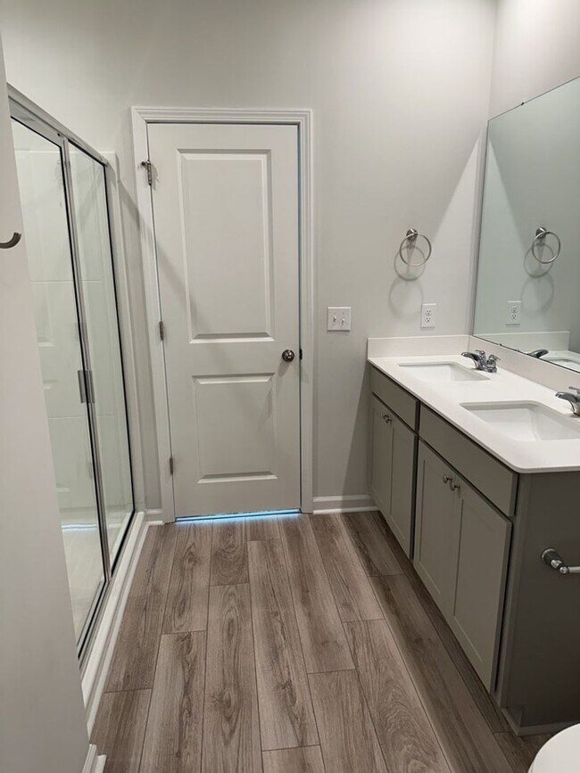 Building Photo - 964 Longleaf Dr