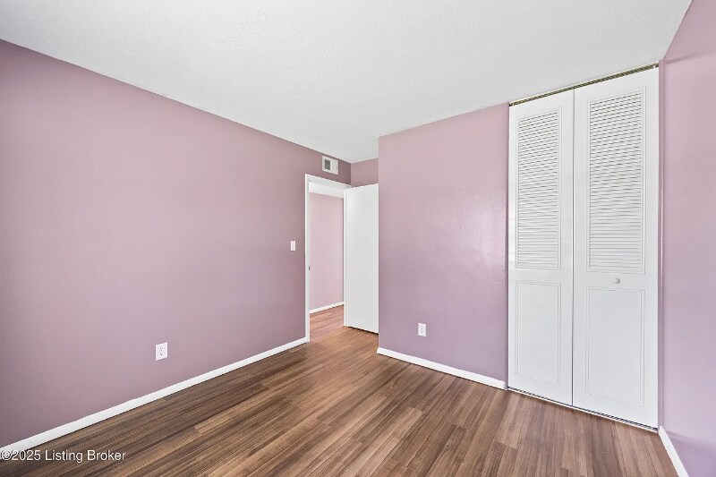 Building Photo - 7520 Blue Wing Dr