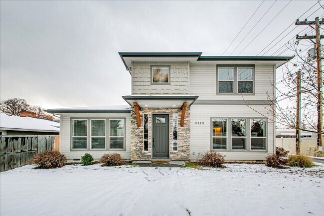 Building Photo - Modern 2 Story Home in North End!