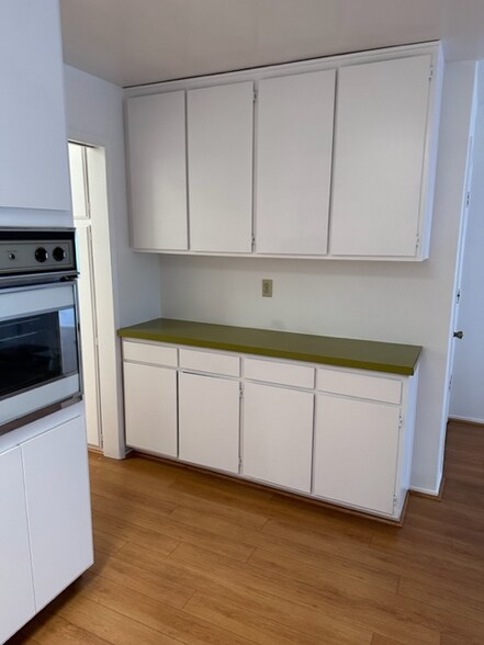 Building Photo - 440 Hayworth Ave