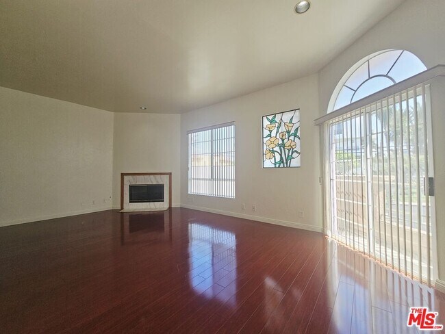 Building Photo - 801 Lorraine Blvd