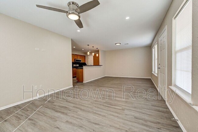 Building Photo - 1704 Tudor Dr