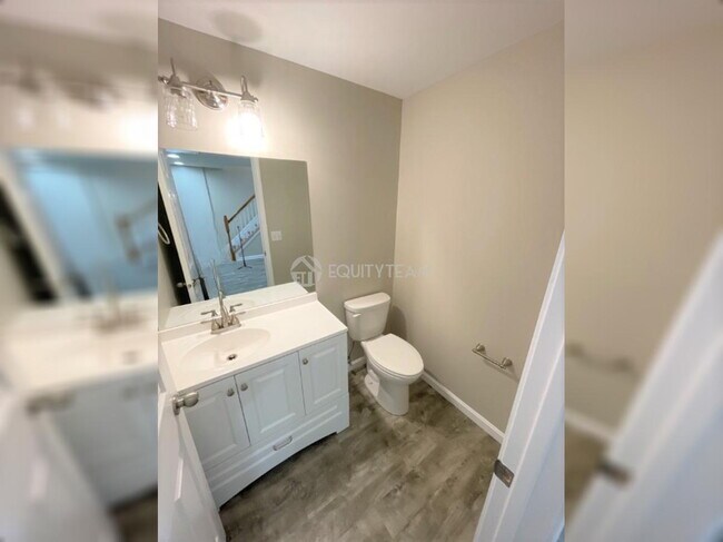 Building Photo - 8052 Misty Shore Dr