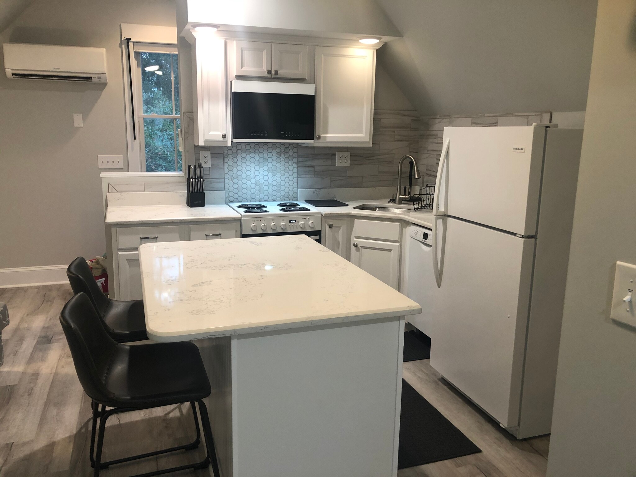 Building Photo - 1004 Breedon Ct