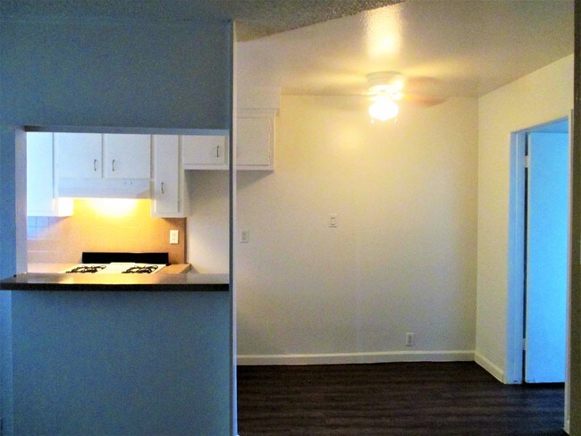 Building Photo - Manor Pointe
