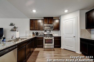 Building Photo - 822 Brown Thrasher