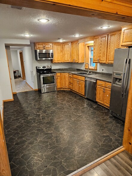 Primary Photo - 116 Morse St N