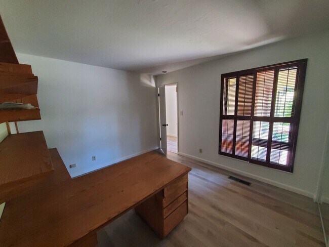 Building Photo - 3113 Lippizaner Ln