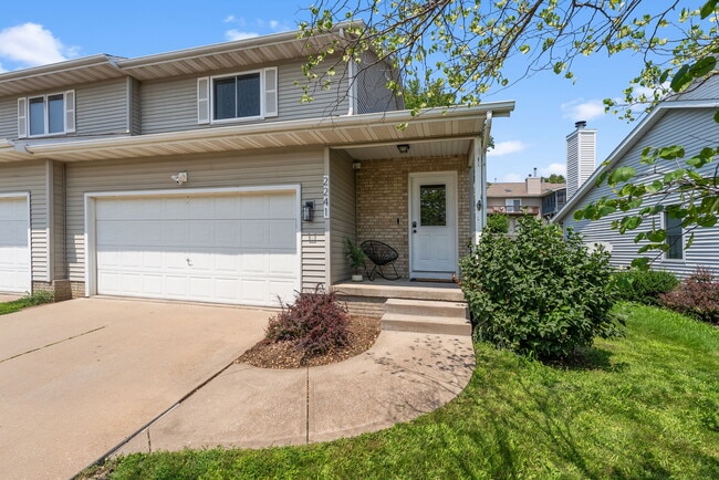 Primary Photo - 2241 10th St