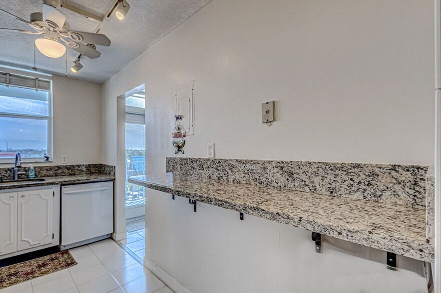 Building Photo - 108 Paradise Harbour Blvd