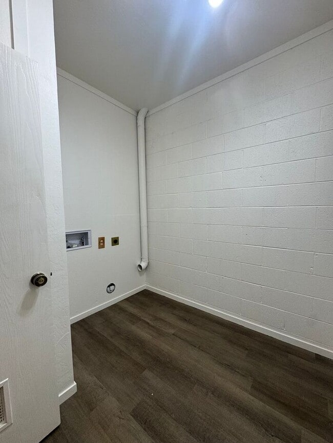 Building Photo - 4-Bed + Office | Reno Skyline Stunner | Fully Updated & Ready!