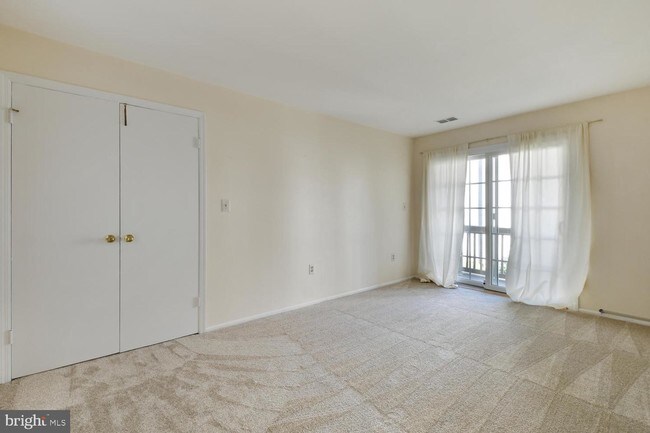 Building Photo - 7392 Elm Ct