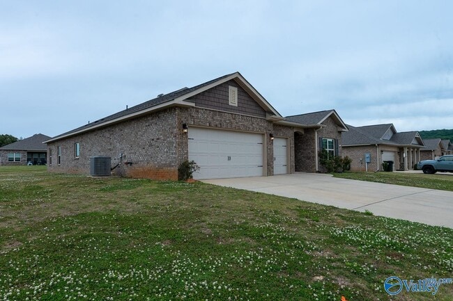 Building Photo - 331 Jackson Pt Cir