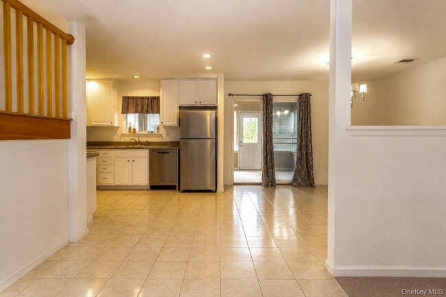 Building Photo - 263 Tamerisk Ln