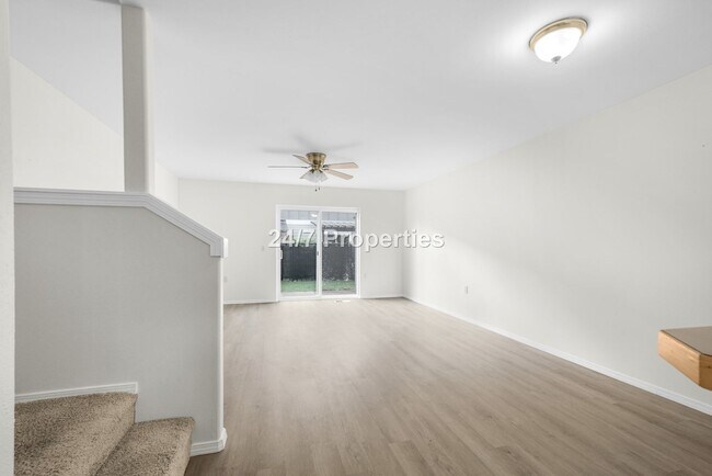 Building Photo - Enticing 3 Bed 1.5 Bath home in NE Salem!