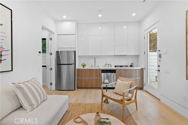 Building Photo - 4532 Katherine Ave