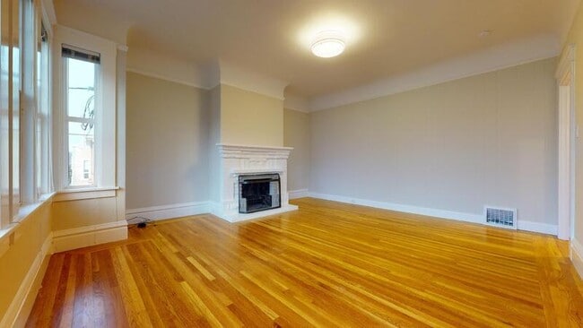 Building Photo - 464 8th Ave