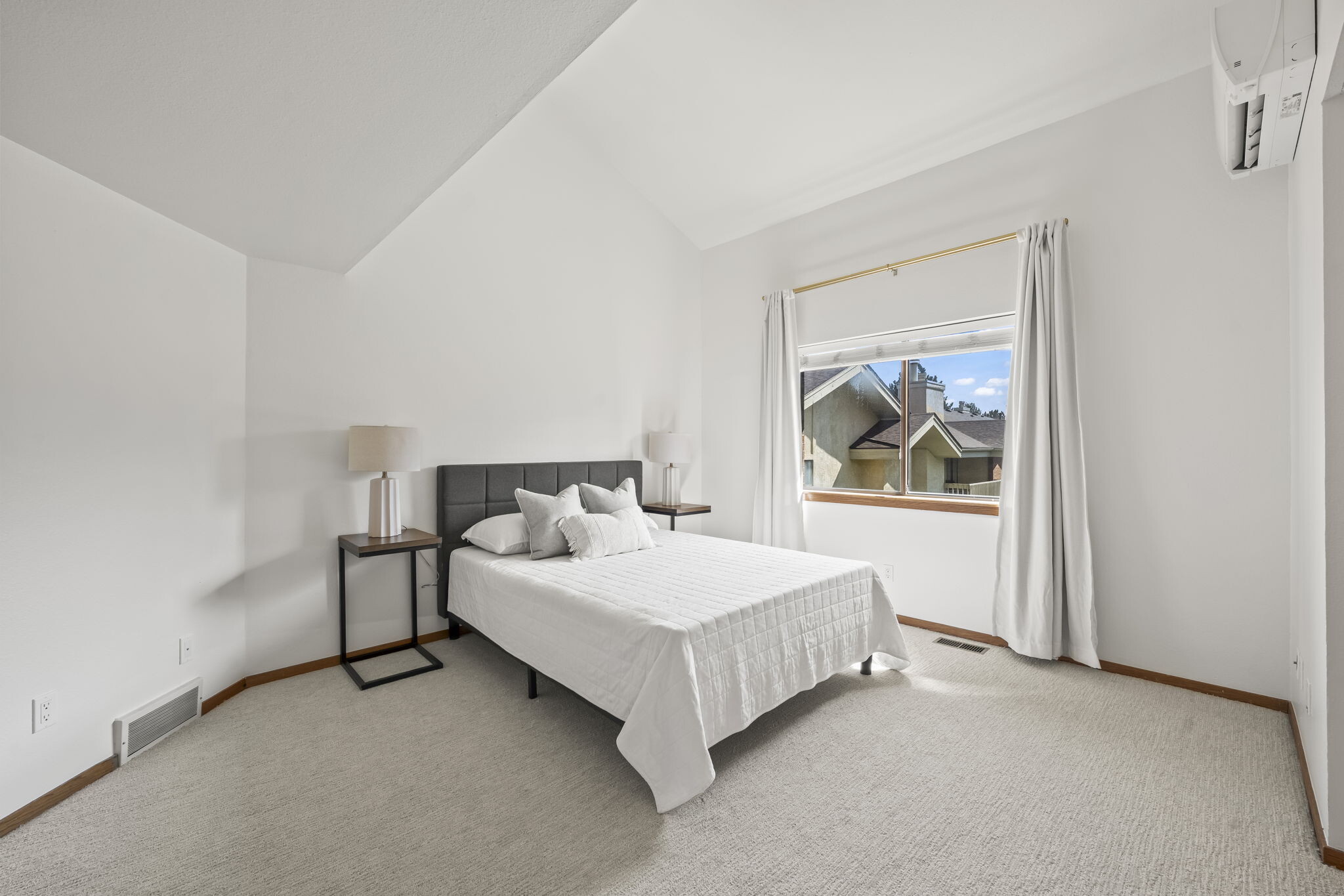 Master Bedroom - 501 Manhattan Dr